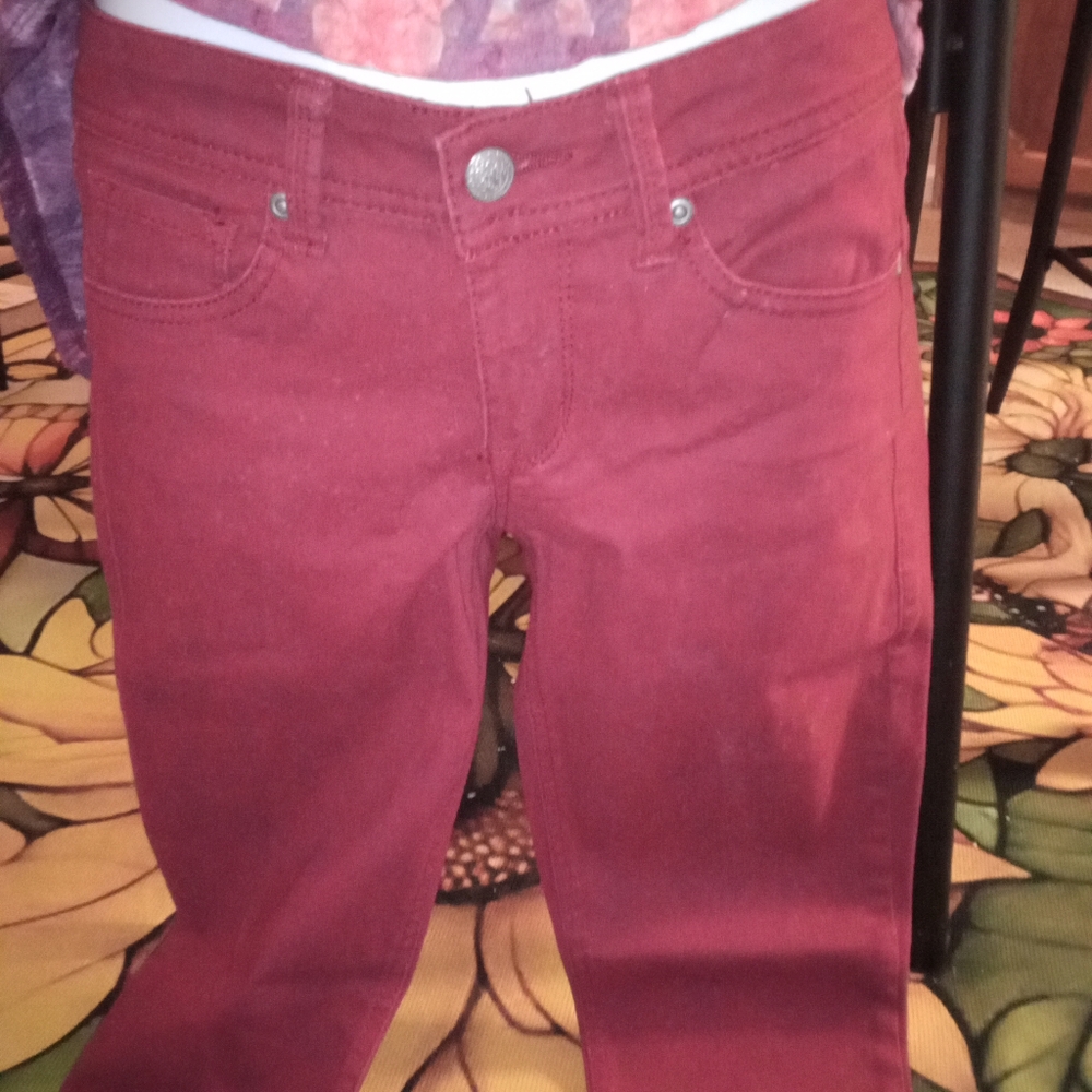 Rue 21 Size 3/4 Plum Colored Jeans